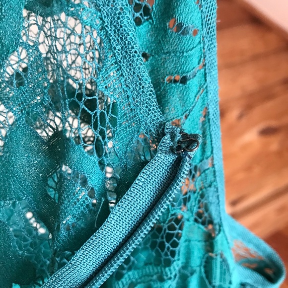 BB Dakota Green Lace Dress, EUC, S - Picture 9 of 16